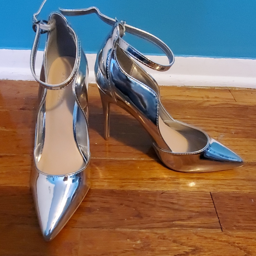 Shoes - Picture 2 of 2